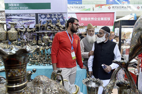 中阿加強(qiáng)合作，構(gòu)建“1+2+3”合作格局”