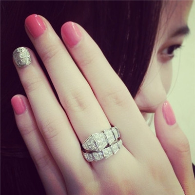 掀起美劇短句風(fēng)暴25:用于談?wù)撔疫\與否(2)