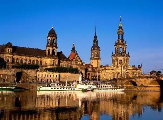 一定要看:不出國門也要知曉各國的餐桌禮儀