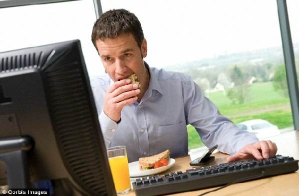 午飯沒“飯友”所以“恐懼癥”？