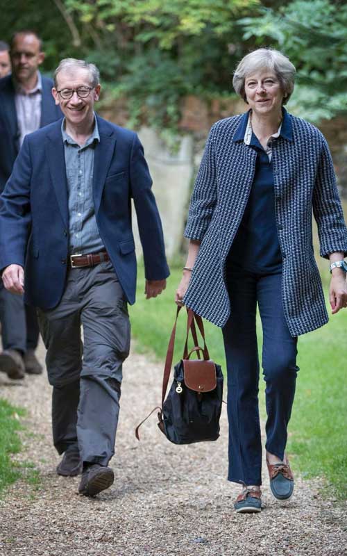 英國(guó)首相：鞋子是最愛(ài)，對(duì)鼻子不滿意