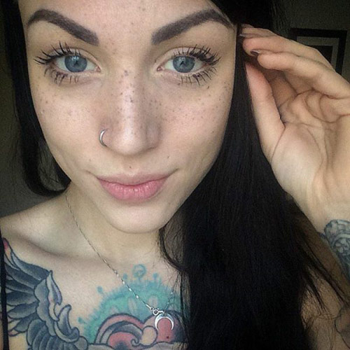 原來不完美才是真流行？歐美少女都在瘋的雀斑刺青