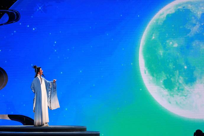 雙語美文欣賞：但愿人長久，千里共嬋娟