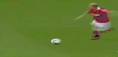 北京時間4月13日凌晨，歐冠四分之一決賽首回合，皇馬在客場2-1逆轉(zhuǎn)拜仁，下半場比賽，C羅梅開二度，完成了歐戰(zhàn)（歐冠97球）百球里程碑，成為了歐戰(zhàn)歷史第一人。