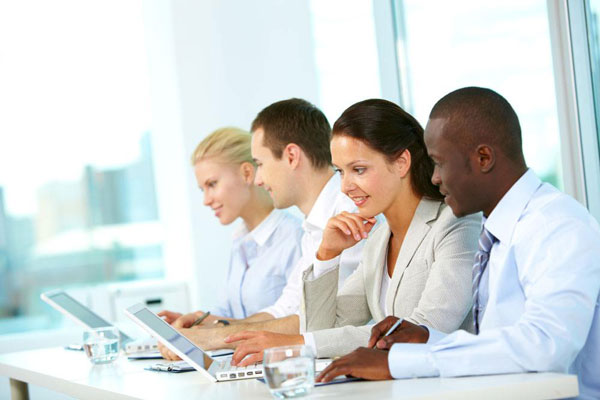 英國(guó)七大社會(huì)階層：你是“入不敷出族”還是“高薪族”？