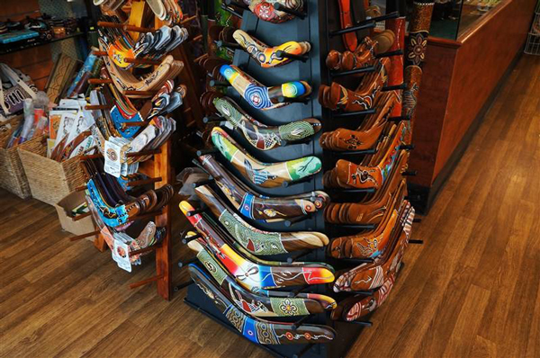 香奈兒奢侈回旋鏢惹怒澳大利亞土著，被指侮辱文化傳統(tǒng)