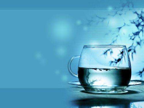 用公式算算你到底需要喝多少水？