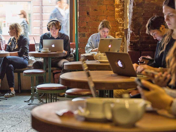 為什么很多人更愿意去咖啡館學(xué)習(xí)、工作？