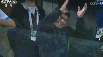 梅西上線，阿根廷驚險晉級！馬拉多納為阿根廷表情包實力代言