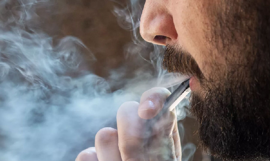 疾控中心證實(shí)青少年正在用電子煙吸大麻.png