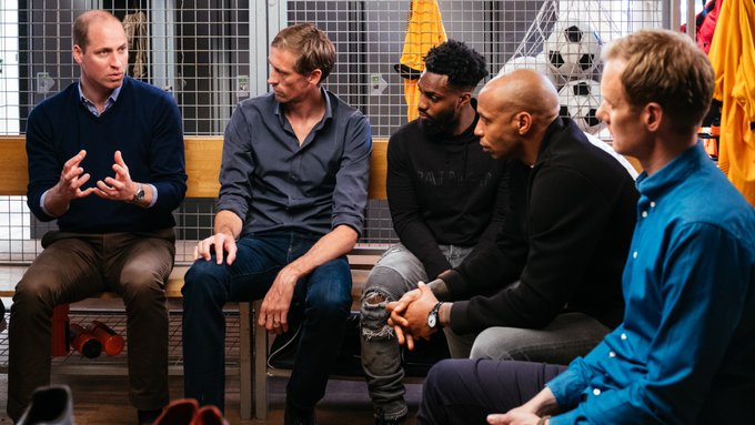 威廉王子坦誠戴安娜王妃的死給他帶來的傷痛