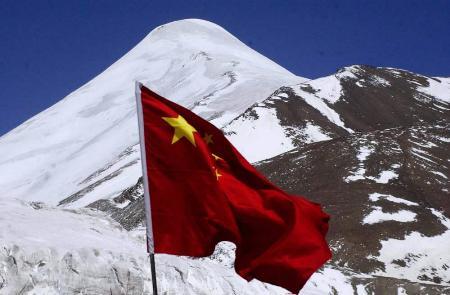3中國女性成功登頂珠穆朗瑪