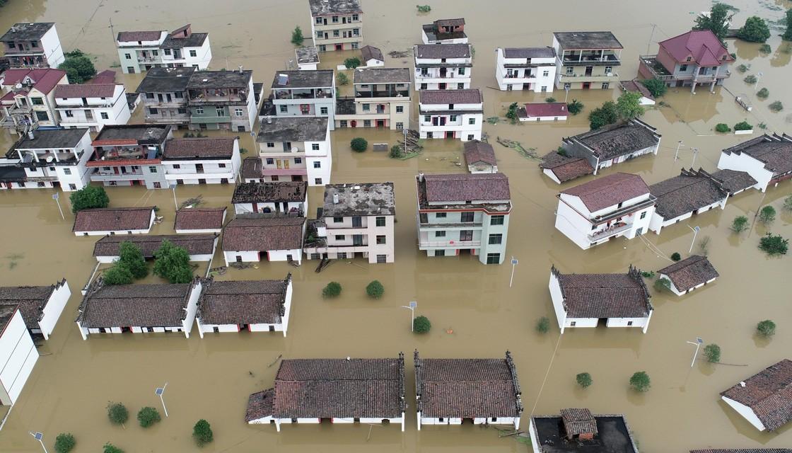 中國(guó)暴雨迫使8萬(wàn)人撤離