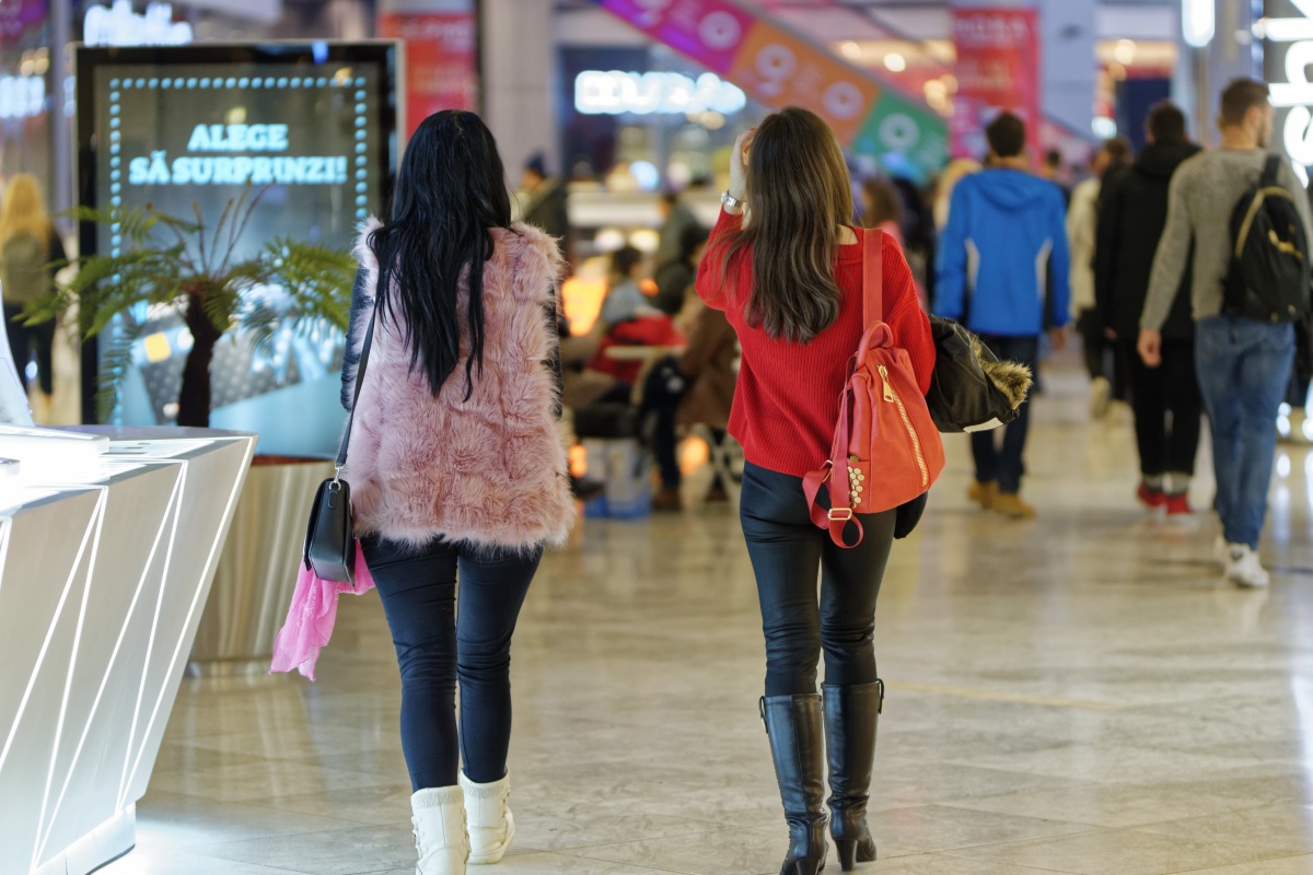 估計(jì)到2019年底將有12，000家商店關(guān)閉