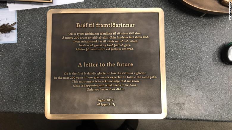 科學(xué)家告別第一個因氣候變化而失去的冰島冰川