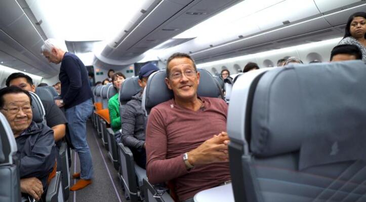 人體如何面對世界上最長的19個小時的飛行時間?