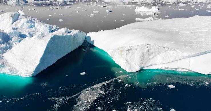 氣候科學(xué)家在格陵蘭島的冰川底部發(fā)現(xiàn)了令人不安的跡象