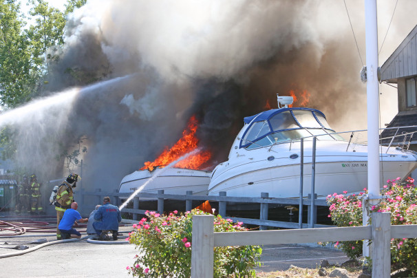 長島船只起火，一人受傷