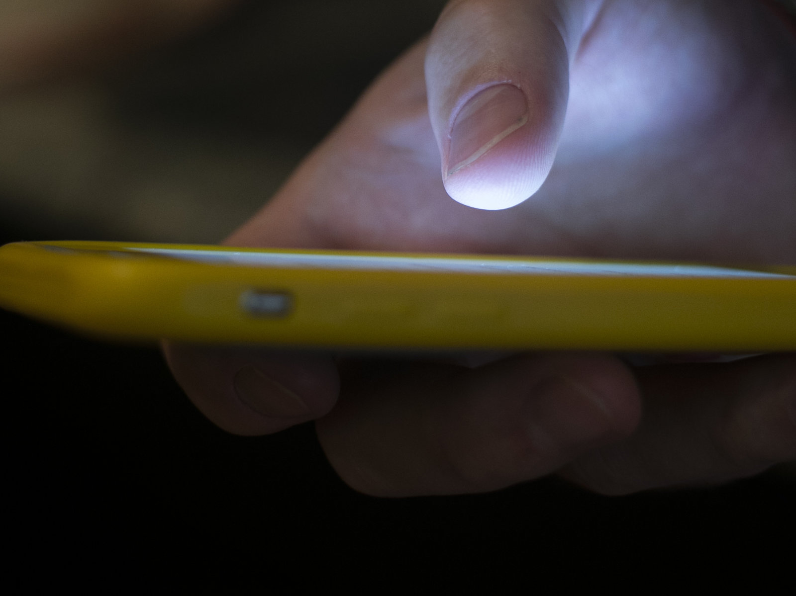 三位數(shù)的熱線電話在預(yù)防自殺上發(fā)揮了積極作用