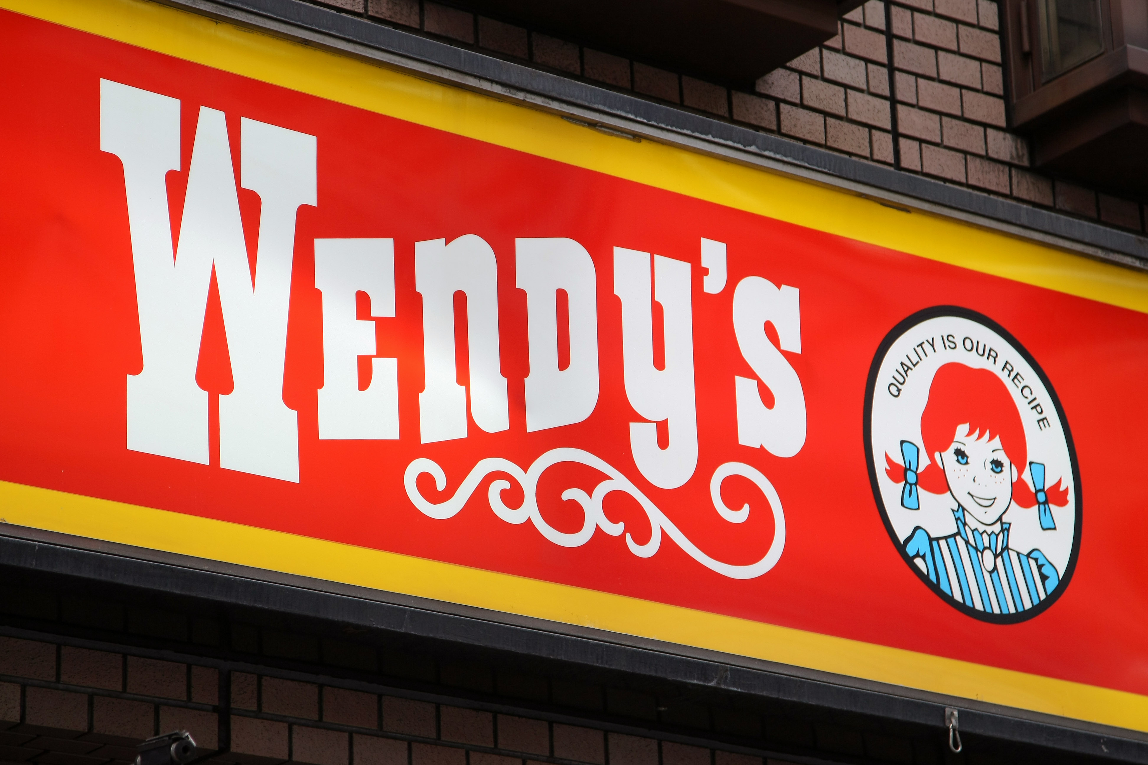 梅麗爾喜歡炸雞塊還是漢堡？